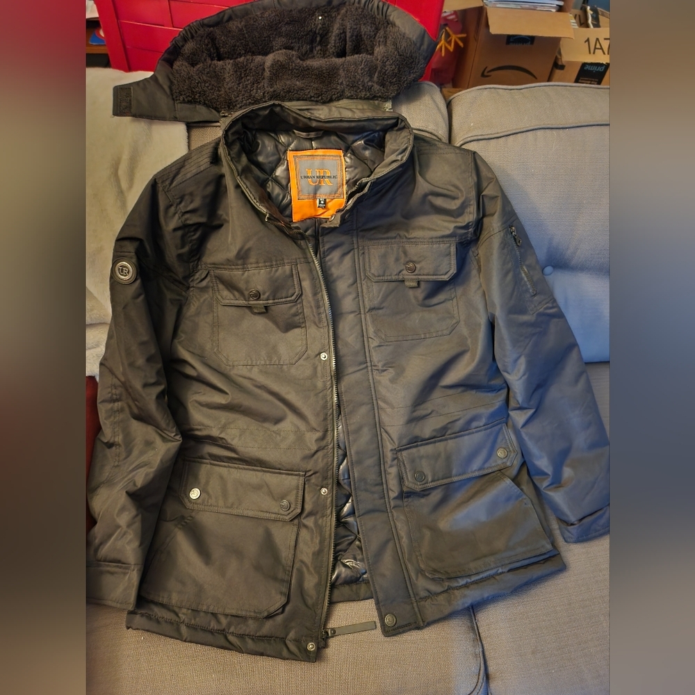 ** SOLD** Mens Warm Winter Parka With Hood NWOT